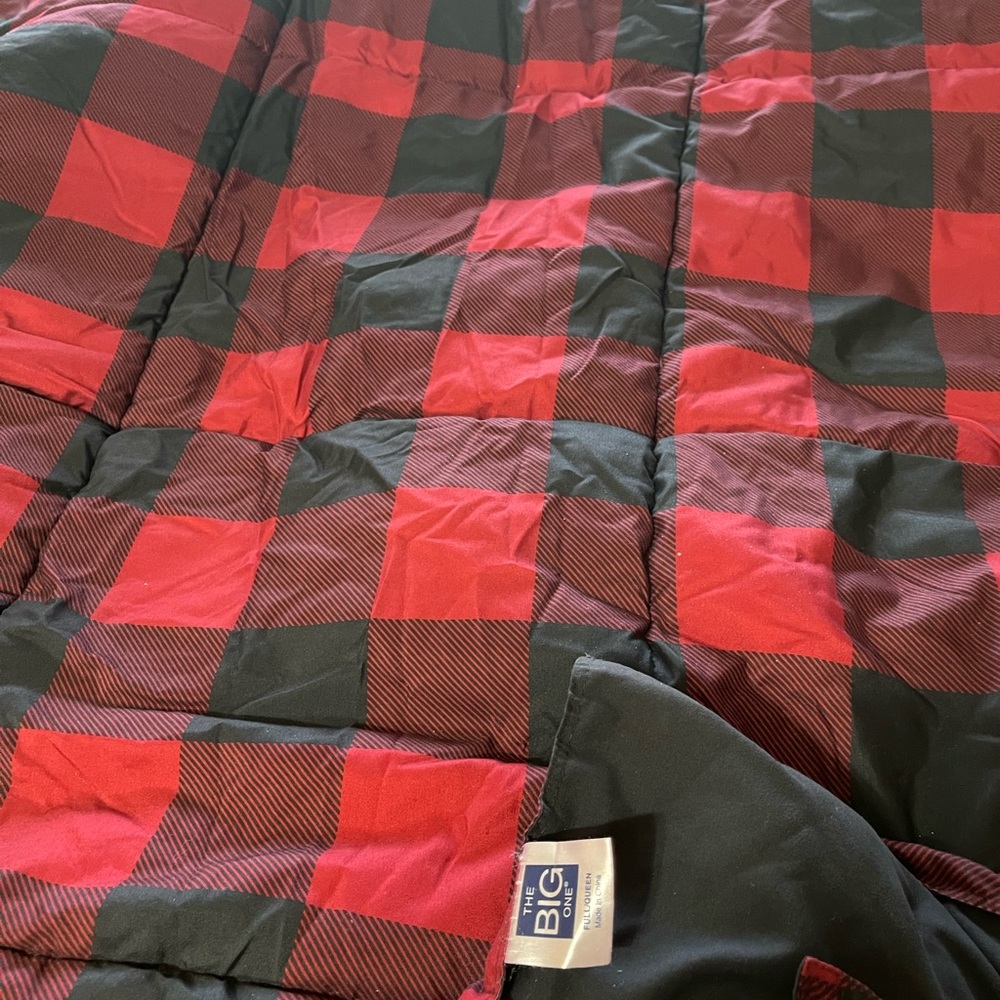 Comforter - Picture 2 of 3